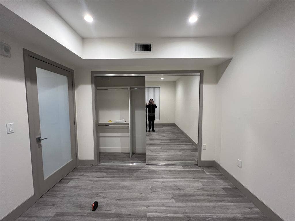 Lease Takeover! Larchmont/Koreatown