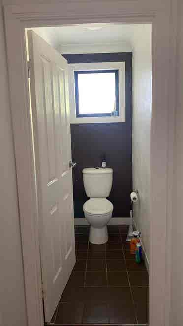 Two Spacious Rooms in Benowa