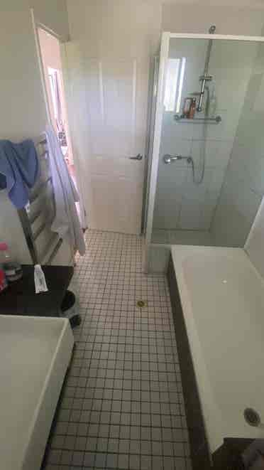 Two Spacious Rooms in Benowa