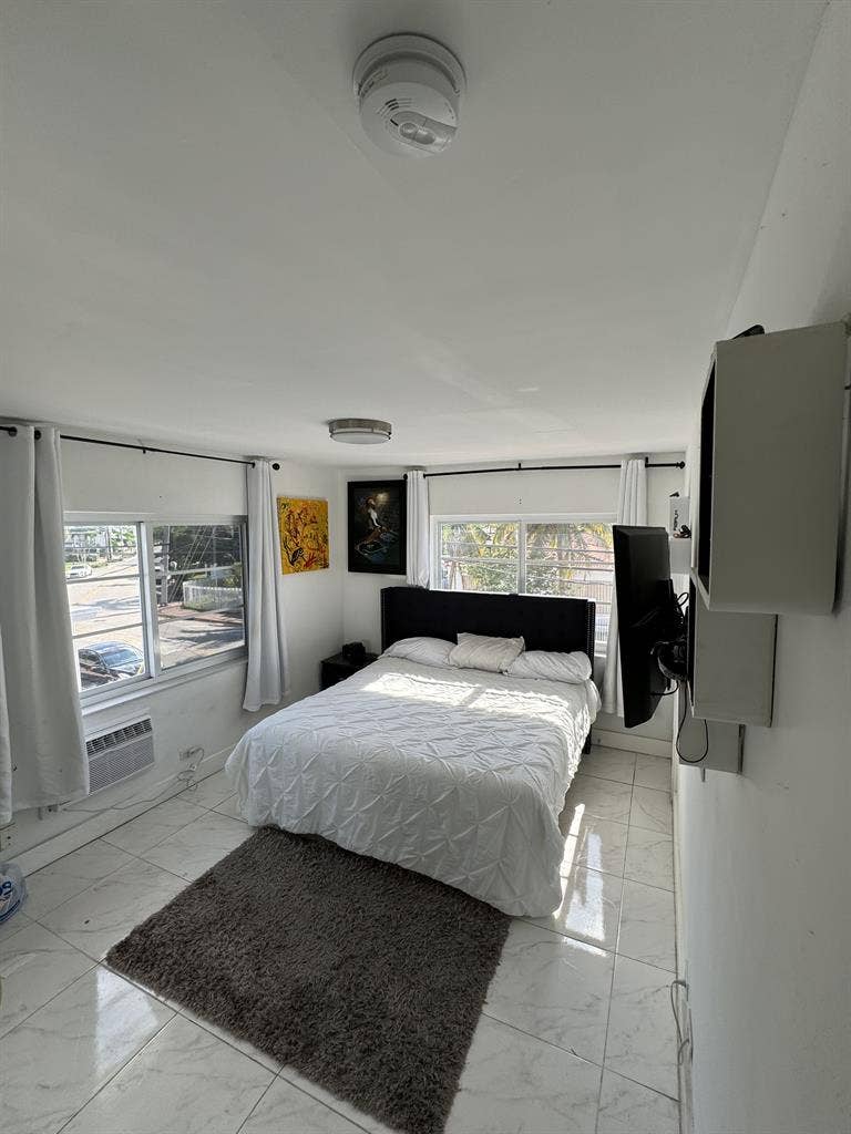 Clean Room available North beach