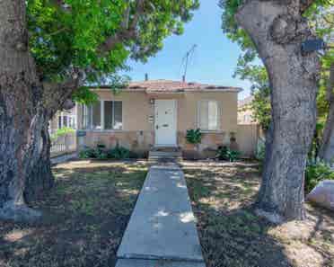 Furnished summer sublet in West LA