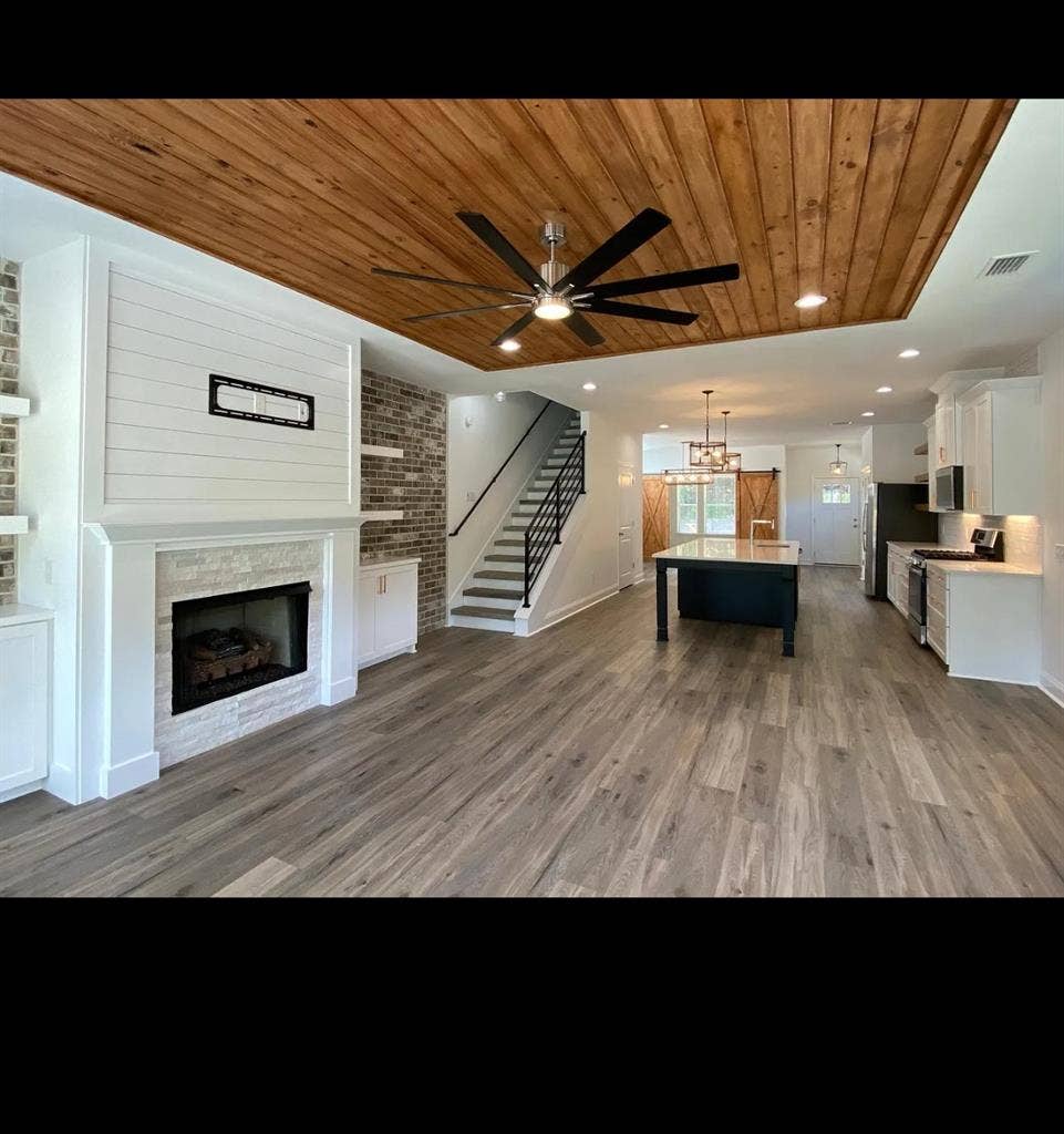 Roommate wanted