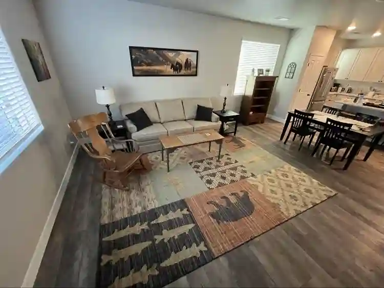 Room for rent to female