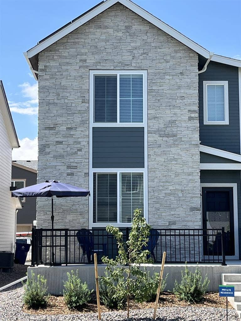 Room for rent to female