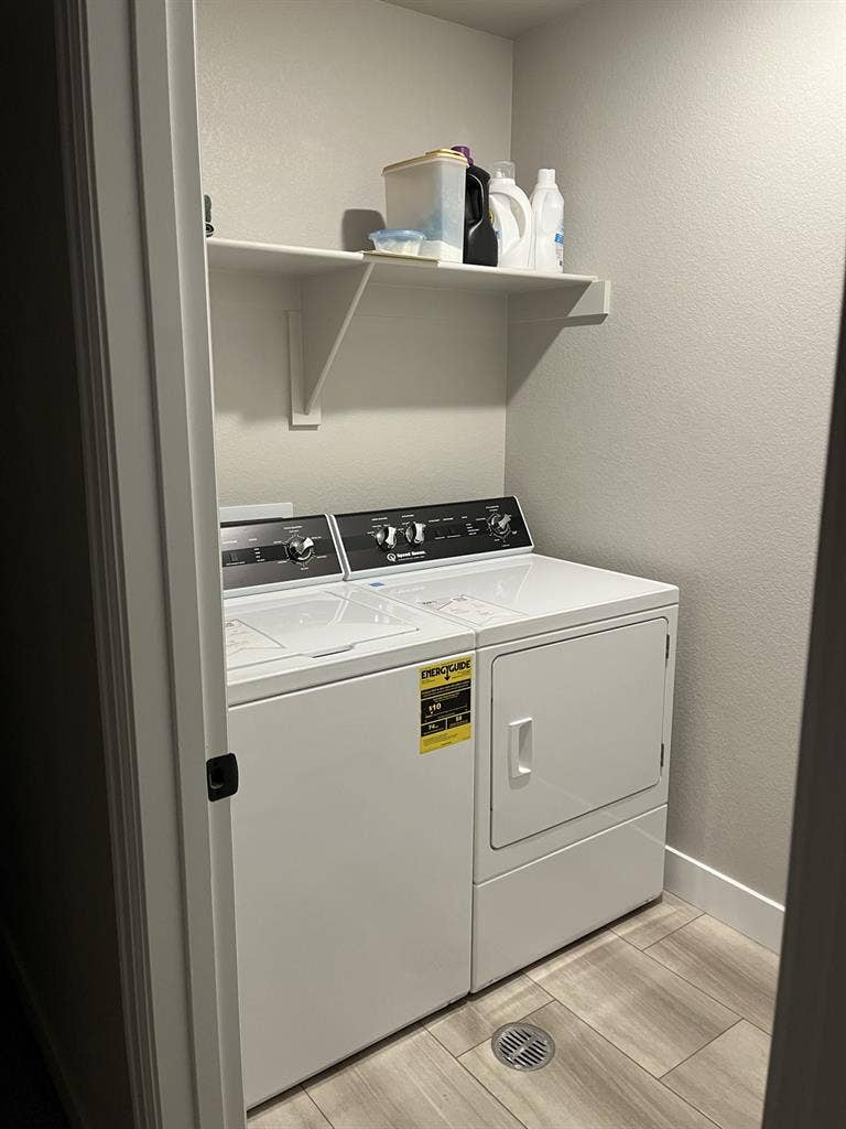 Room for rent to female