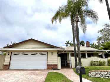 4-bedroom house near beach
