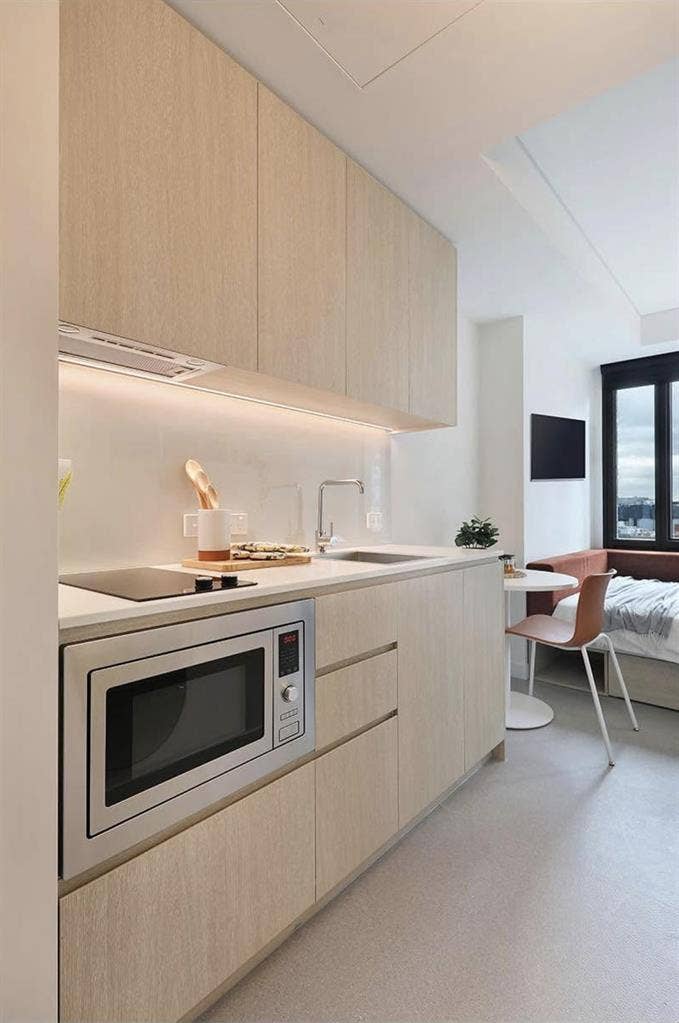 Lease available Melbourne from July