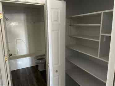 2 roommates needed