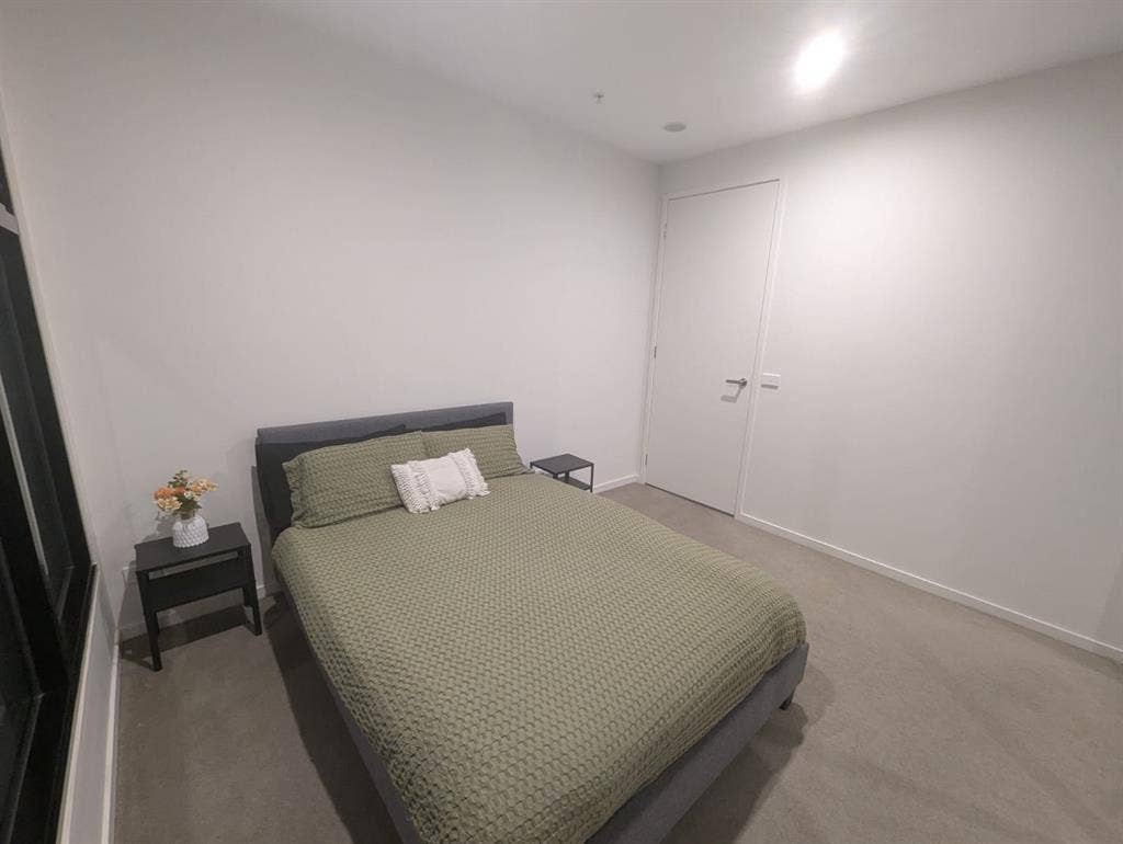 Furnished room with Priv bathroom.