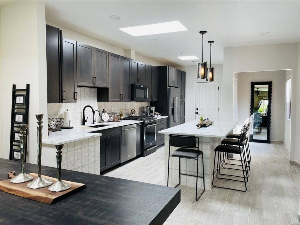 PEACEFUL LUXERY. Utilities/WiFi.