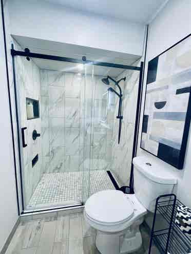 PEACEFUL LUXERY. Utilities/WiFi.