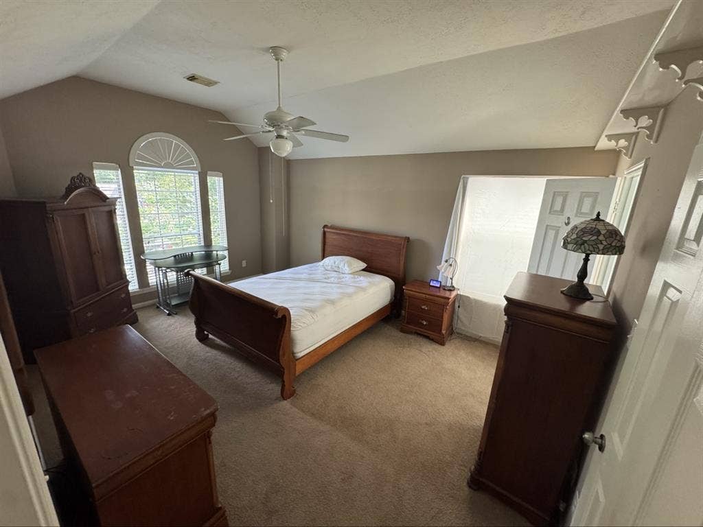 Furnished room for female