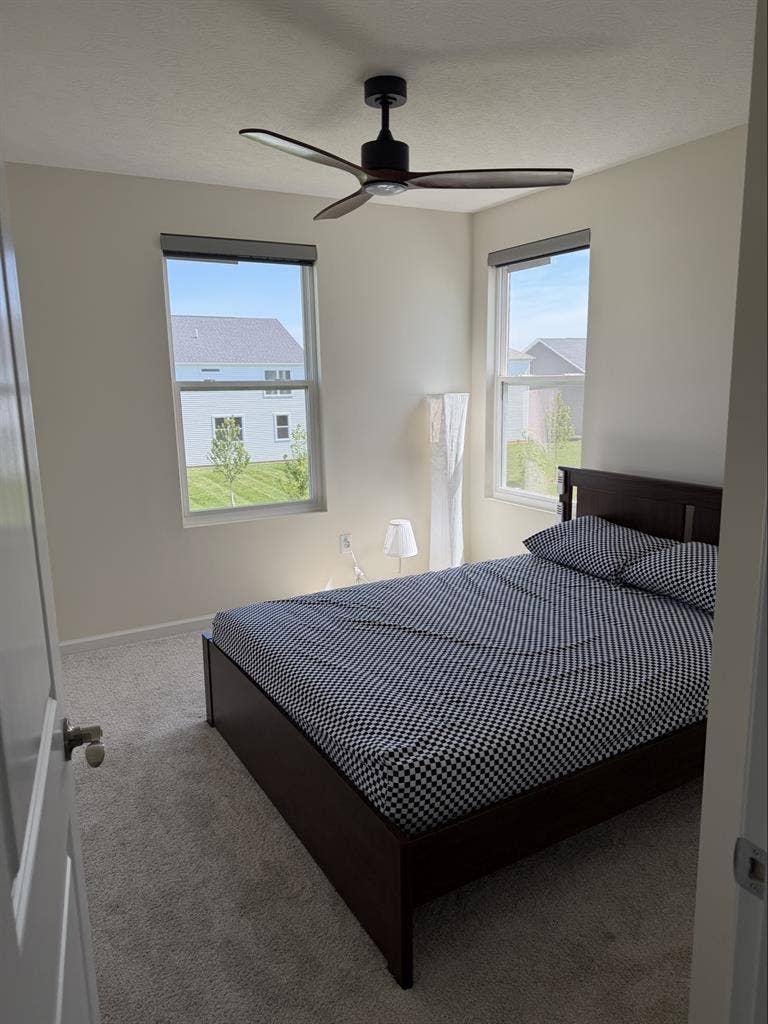 I have a furniture room for rent
