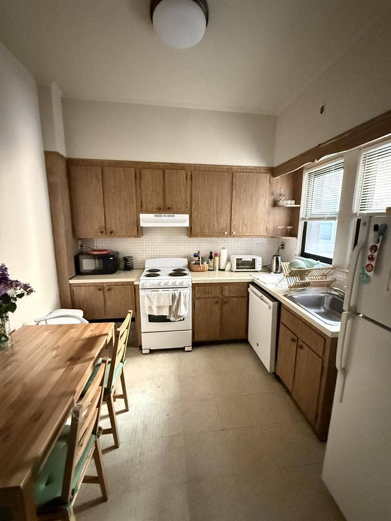 Subletting a Private Room July+Aug