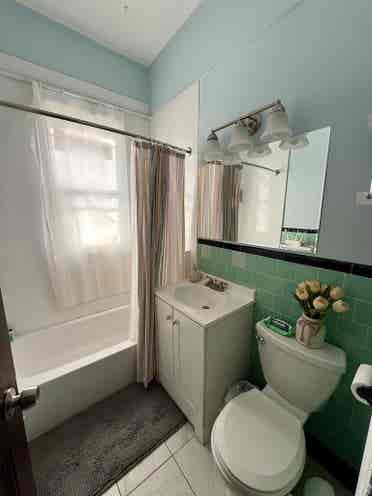 Subletting a Private Room July+Aug