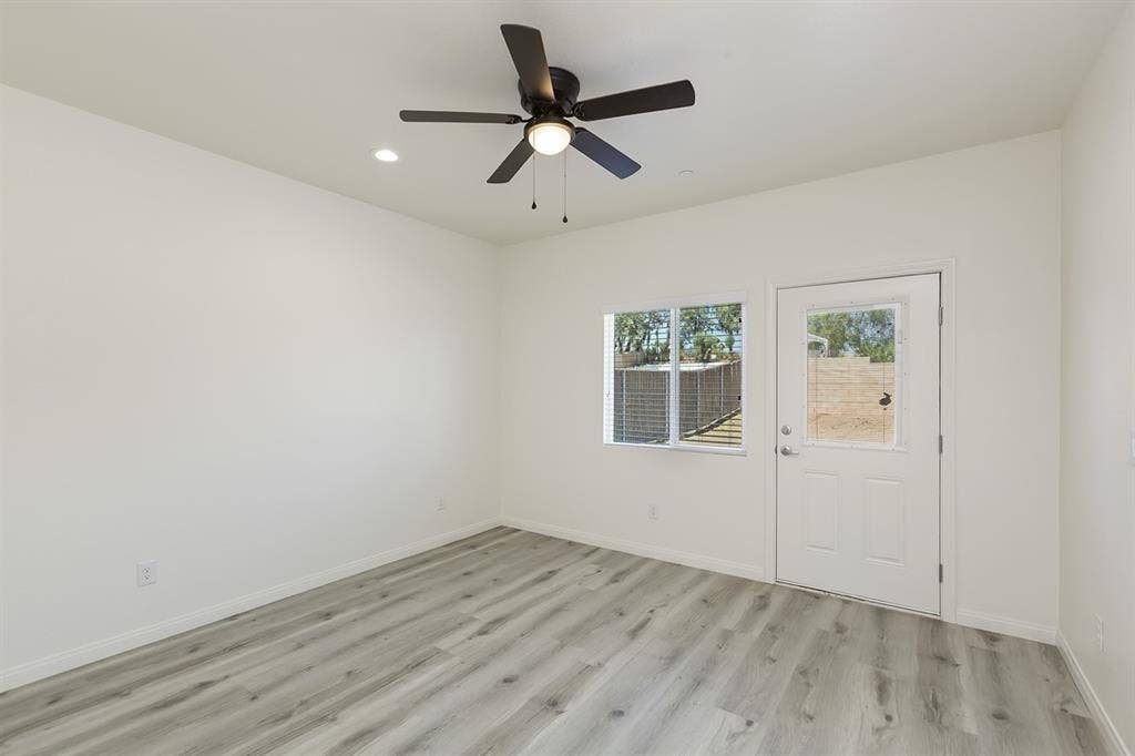Master Room - Private Bath