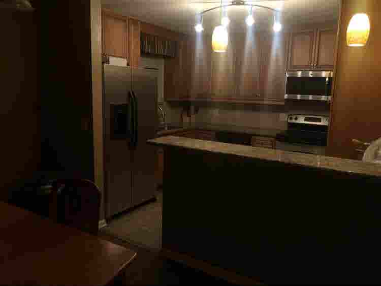 Room w/half bathroom for Rent