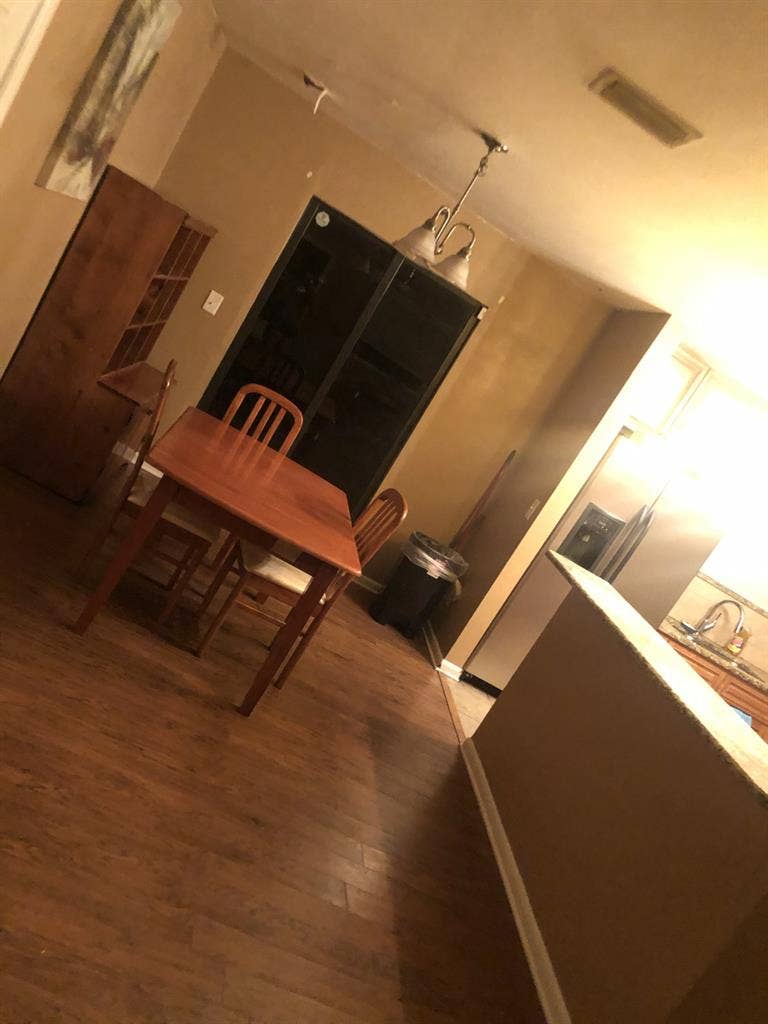 Room w/half bathroom for Rent