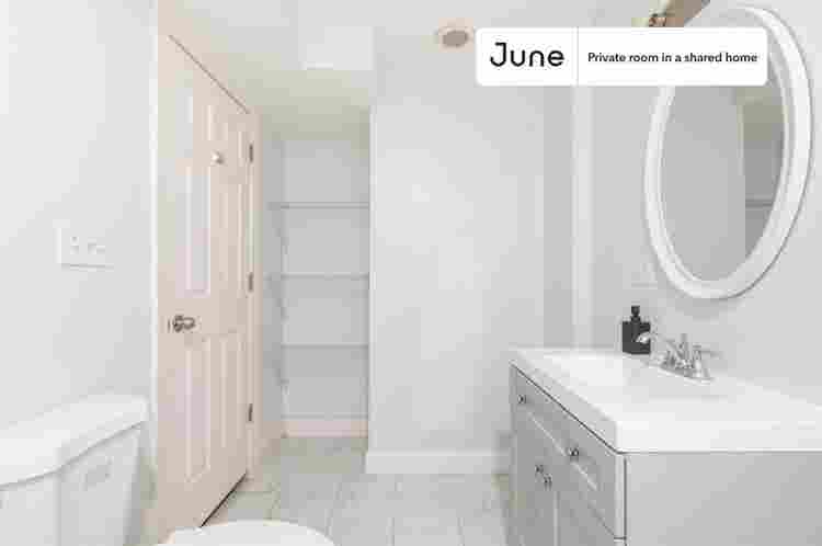 3 BR in Chicago
