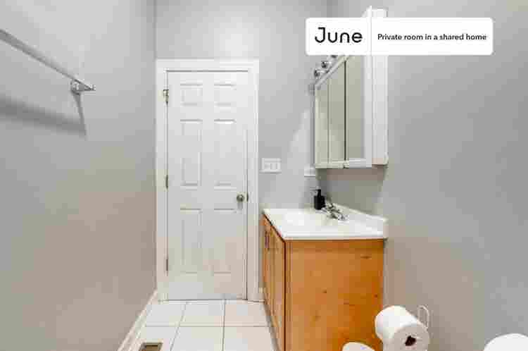 3 BR in Chicago