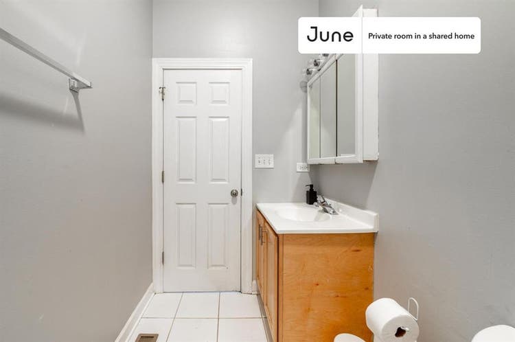 3 BR in Chicago