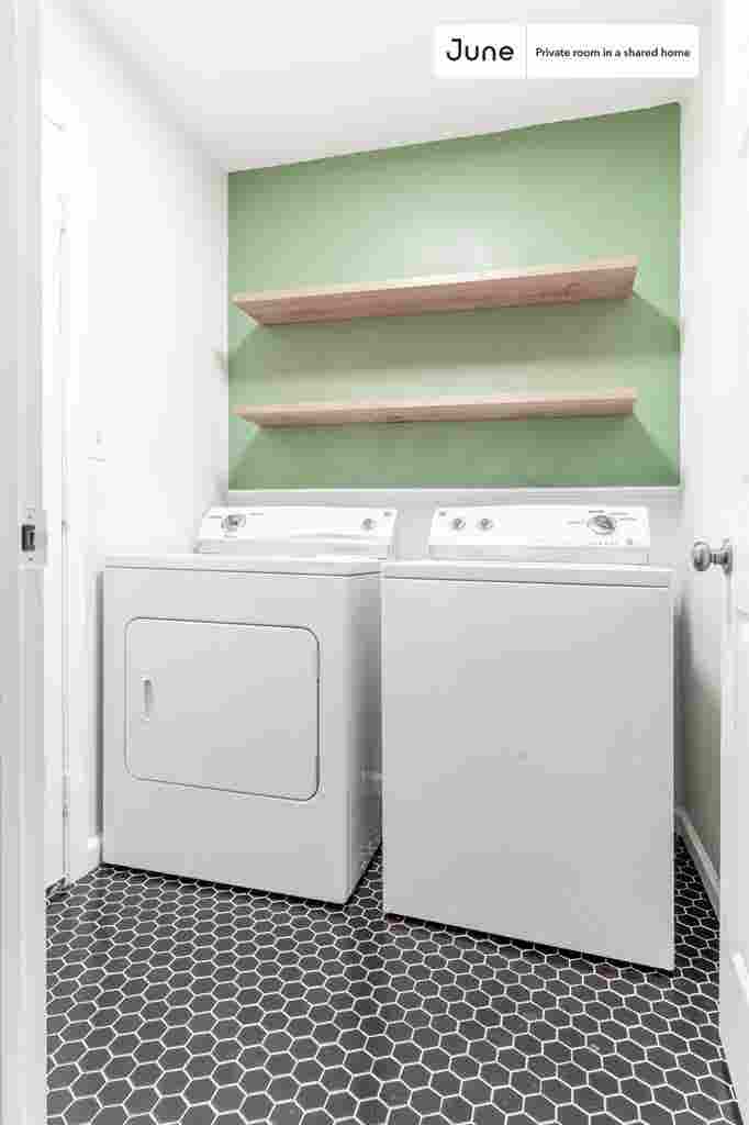 4 BR in Austin