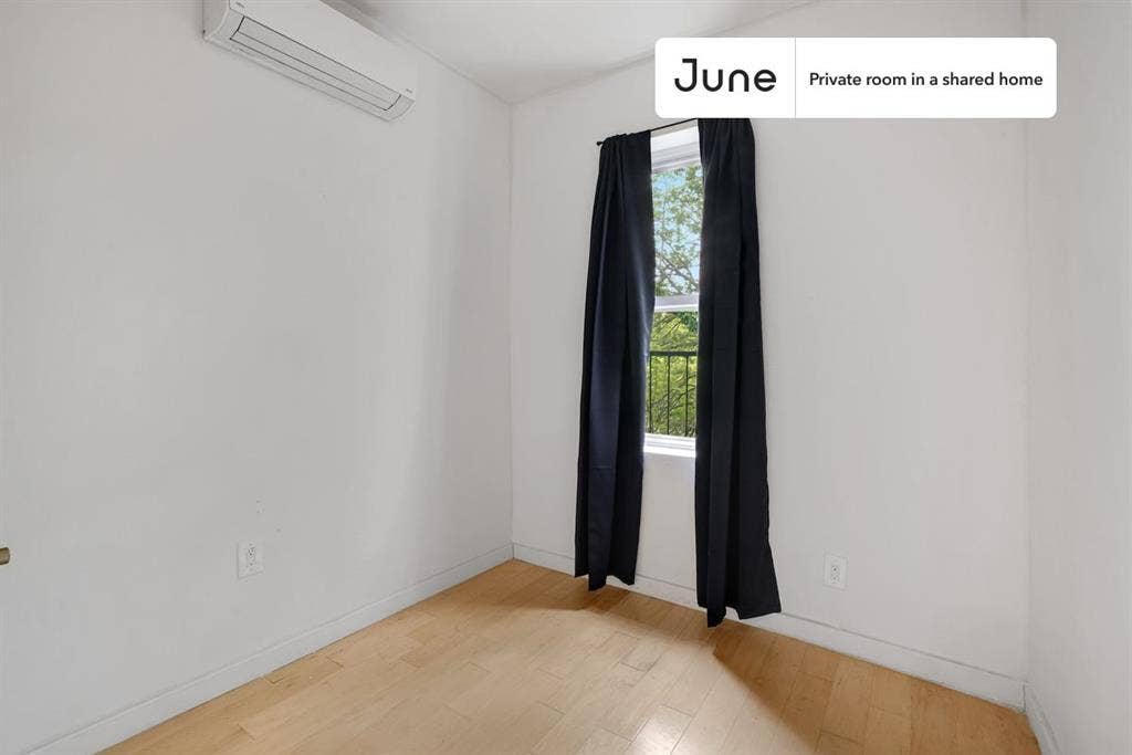 4 BR in New York City