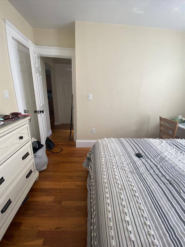 Seeking 2 Roommates in Brighton Apt