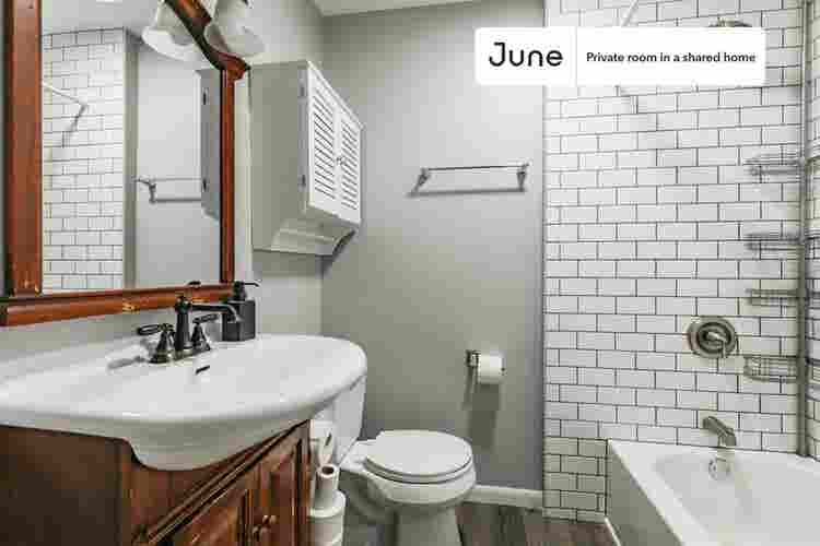3 BR in Chicago