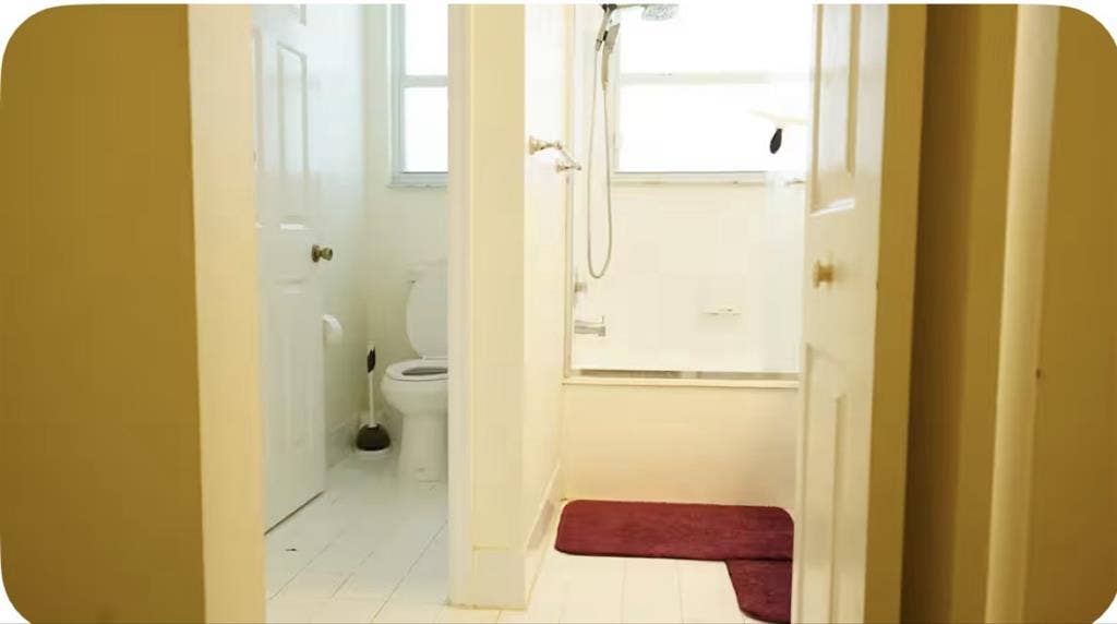 King master with bathroom