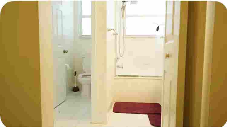 King master with bathroom