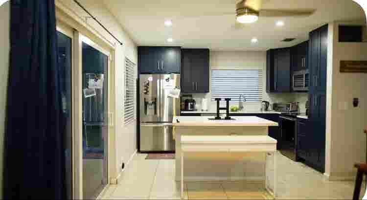 King master with bathroom