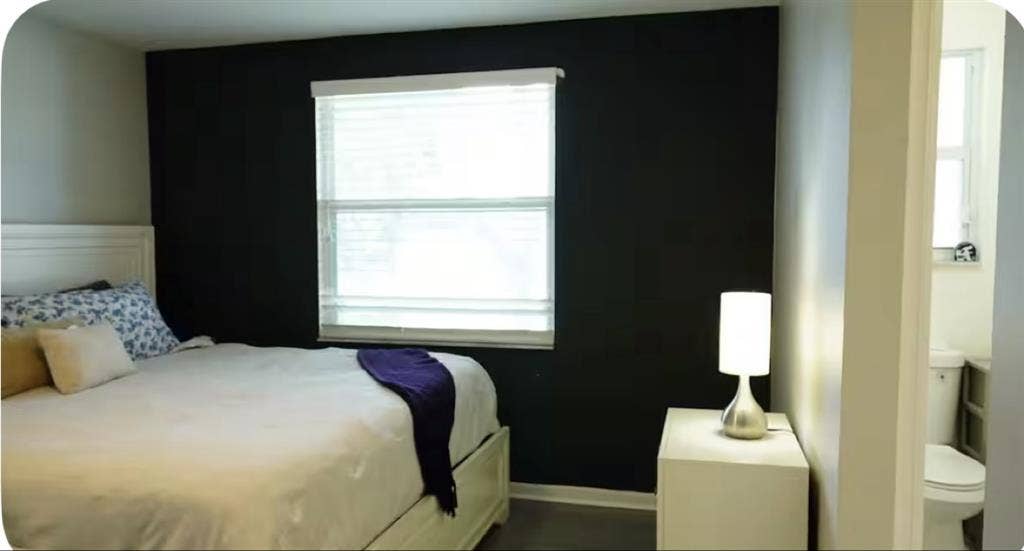 King master with bathroom