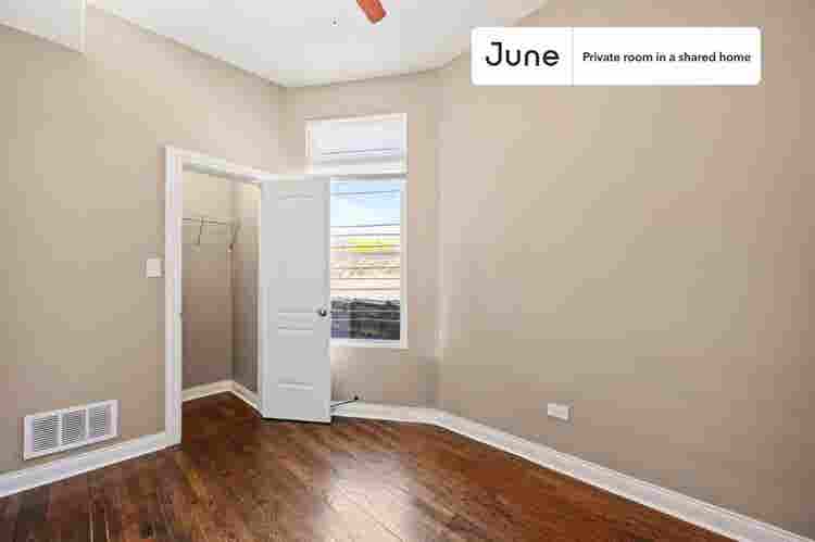 3 BR in Chicago