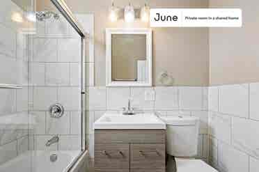 3 BR in Chicago
