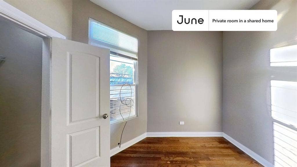 3 BR in Chicago