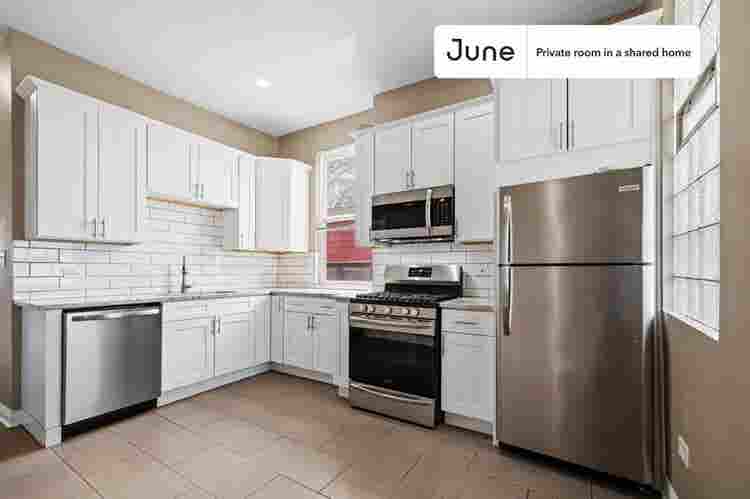 3 BR in Chicago