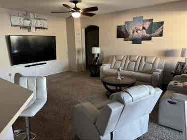 2 rooms available