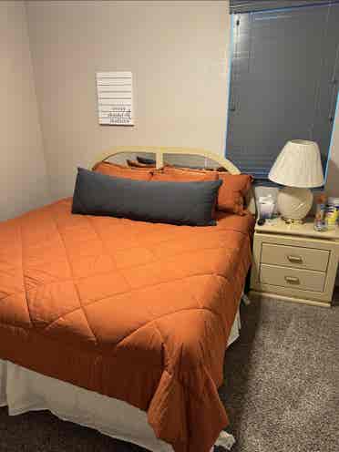 2 rooms available