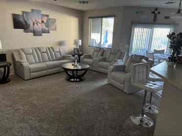 2 rooms available