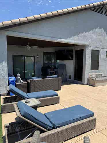 2 rooms available