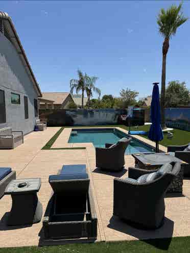 2 rooms available
