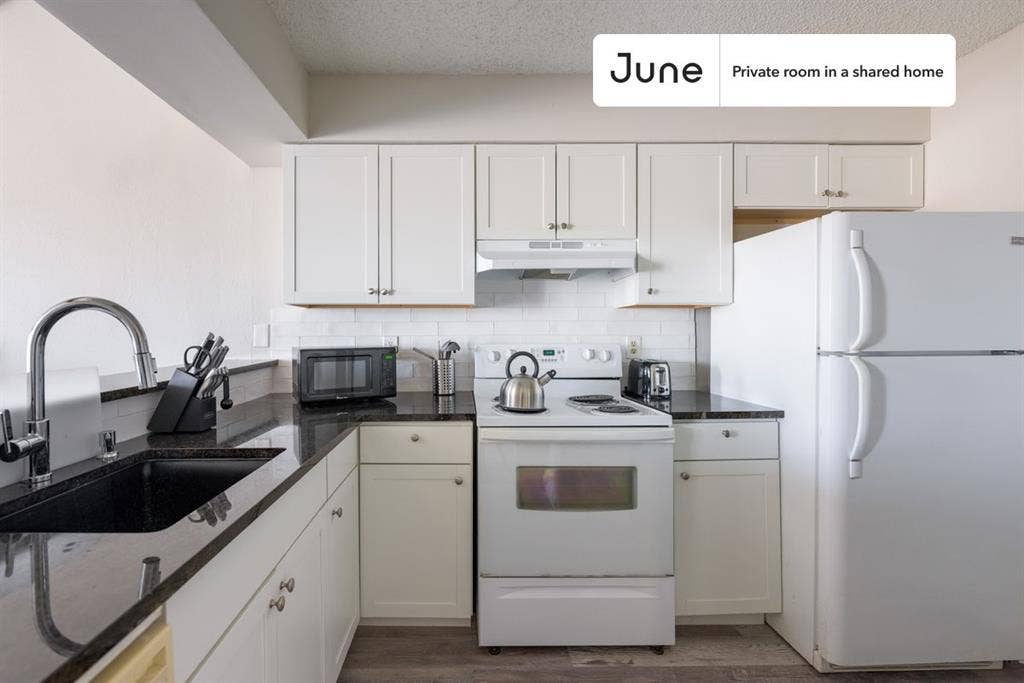 2 BR in Austin