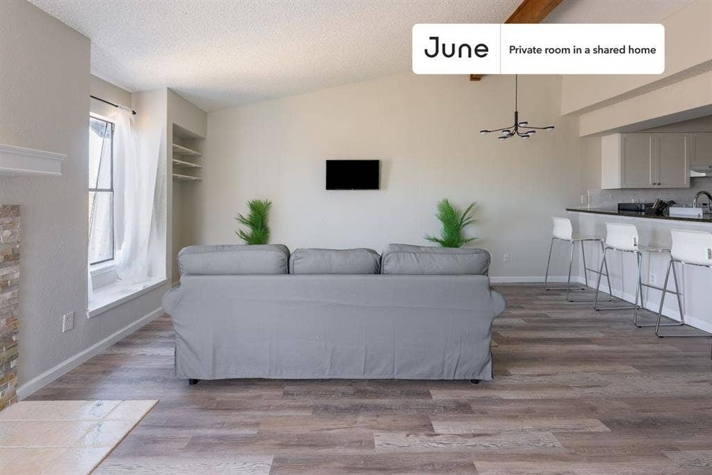 2 BR in Austin