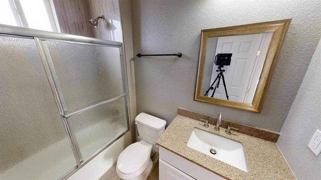 4 BR in Denver