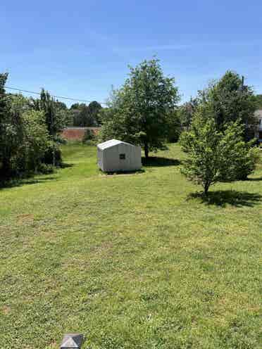 Room for rent in spacious 3 bedroom