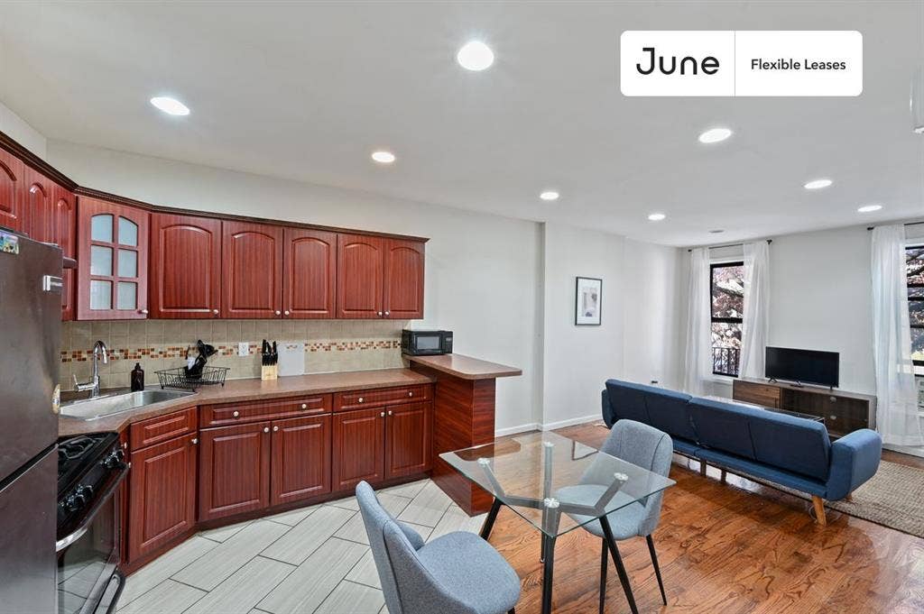 3 BR in New York City