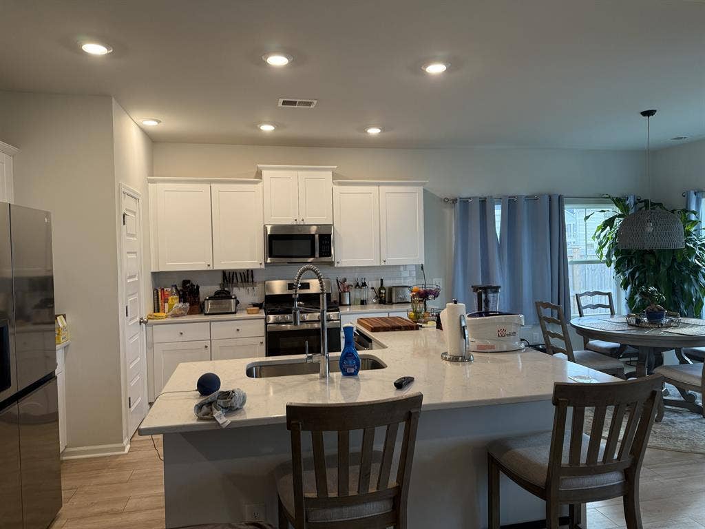 Room in new 3 bedroom