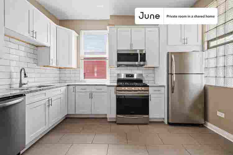 3 BR in Chicago