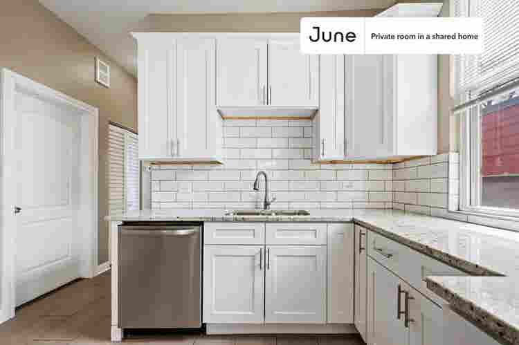 3 BR in Chicago